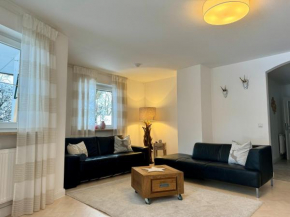 Ferienwohnung Gary mit zwei Terrassen und Garten